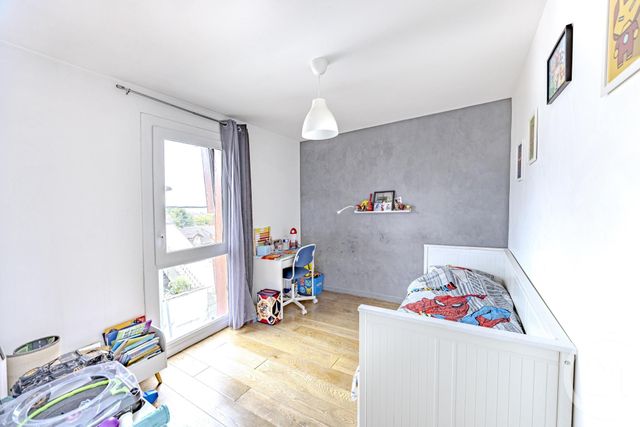 Appartement F4 à vendre - 4 pièces - 75,20 m2 - Vigneux Sur Seine - 91 - ILE-DE-FRANCE