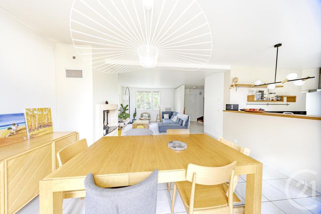 Maison &agrave; louer - 7 pi&egrave;ces - 122,70 m2 - Vigneux Sur Seine - 91 - ILE-DE-FRANCE