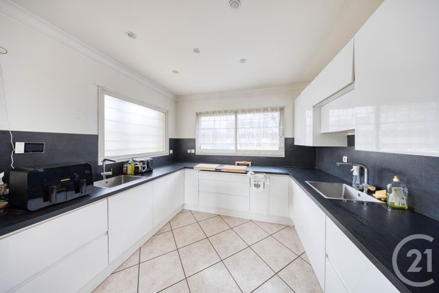 Maison &agrave; louer - 6 pi&egrave;ces - 110 m2 - Vigneux Sur Seine - 91 - ILE-DE-FRANCE